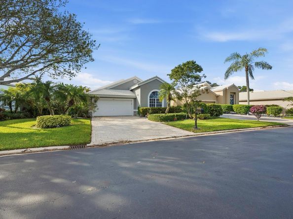6441 Three Lakes Ln, Boynton Beach FL 33437