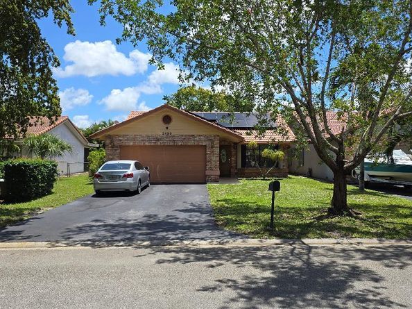 2499 NW 92nd Avenue, Coral Springs FL 33065