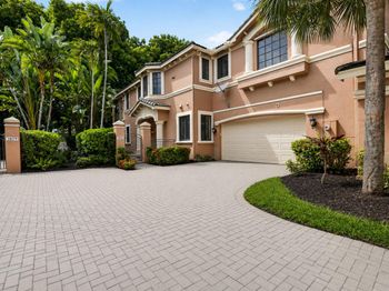 2883 Kinsington Circle