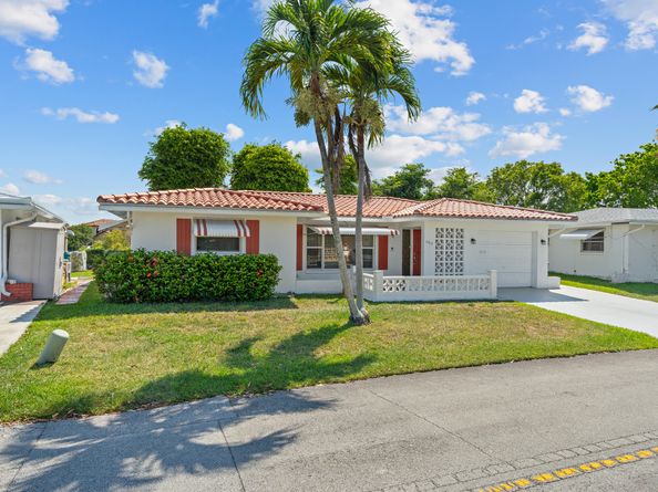 4915 NW 51st Avenue NW, Tamarac FL 33319