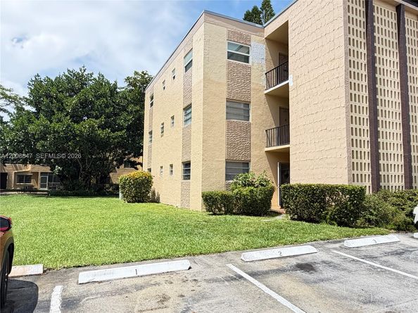 101 Berkley Road 101, Hollywood FL 33024