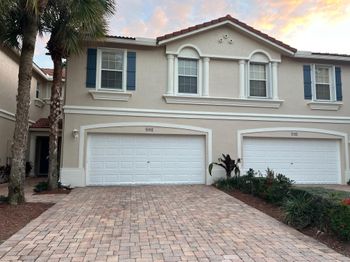 4406 NE Windmill Palm Way
