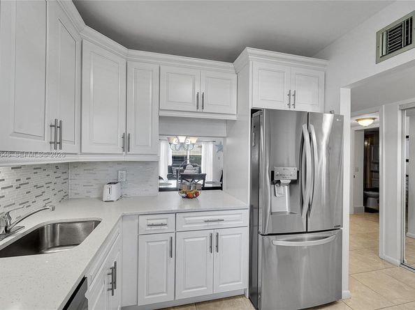 650 NW 80th Terrace 206, Margate FL 33063