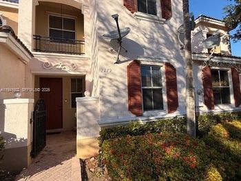 2279 NE 42nd Circle