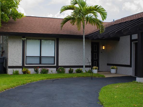 8211 SW 13th Ct, North Lauderdale FL 33068