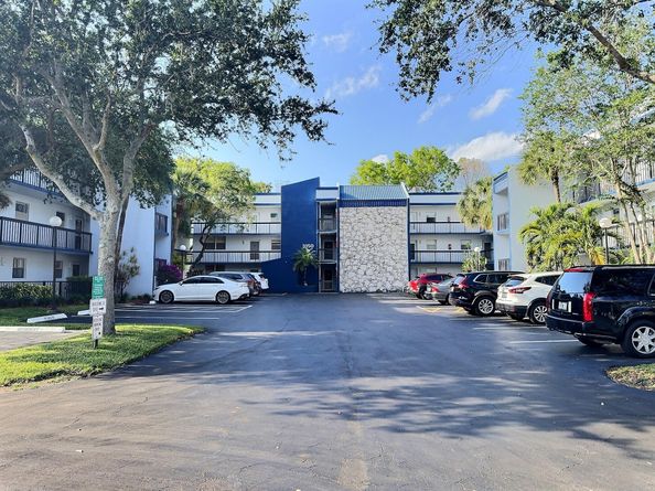 3150 Holiday Springs Boulevard 8204, Margate FL 33063
