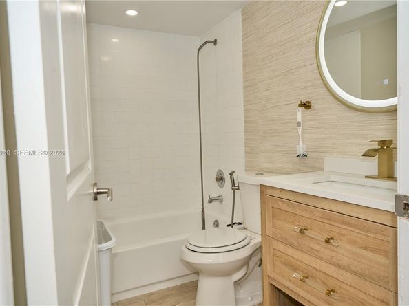 8240 SW 210th Street 207, Cutler Bay FL 33189