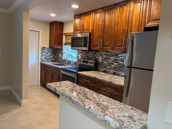 1021 NE 24th Ave 9, Pompano Beach FL 33062