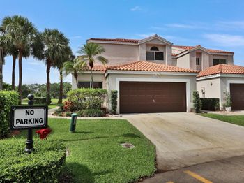 10470 Lake Vista Cir