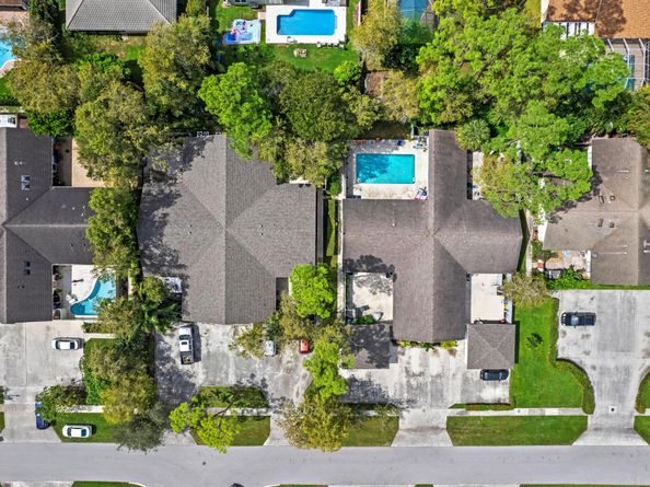 1567 Hawthorne Place, Wellington FL 33414