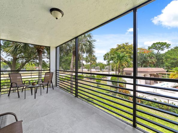 7579 NW 79th Avenue 201, Tamarac FL 33321