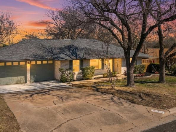 1704 Shelbourne DR, Austin TX 78752
