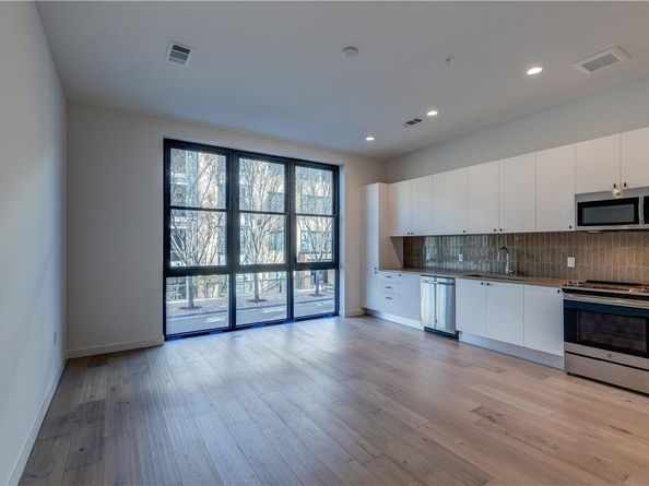 800 Embassy DR 117, Austin TX 78702