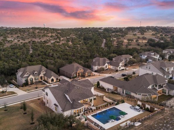 302 Lodestone LN, Austin TX 78738