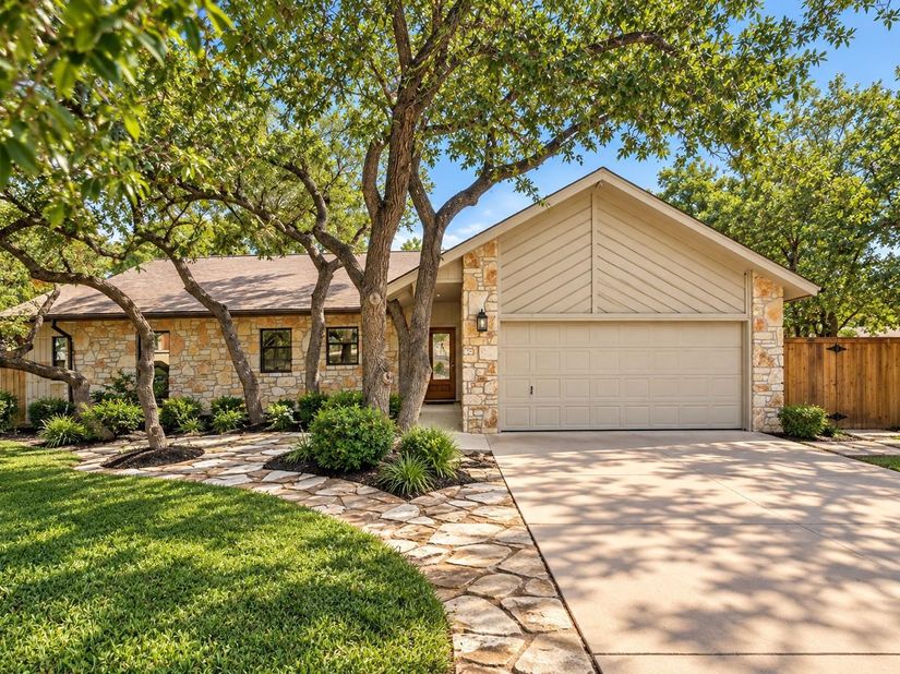 1301 N Cuernavaca DR, Austin TX 78733