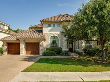 2401 Hunters Green CT