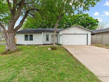 1737 Cricket Hollow Dr