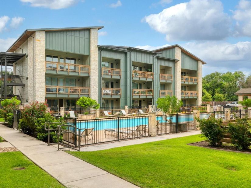4704 Sunset TRL 1201, Austin TX 78745