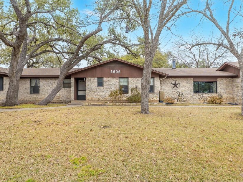 8606 Thunderbird RD A & B, Austin TX 78736