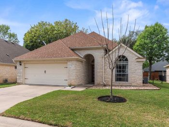 124 Village DR