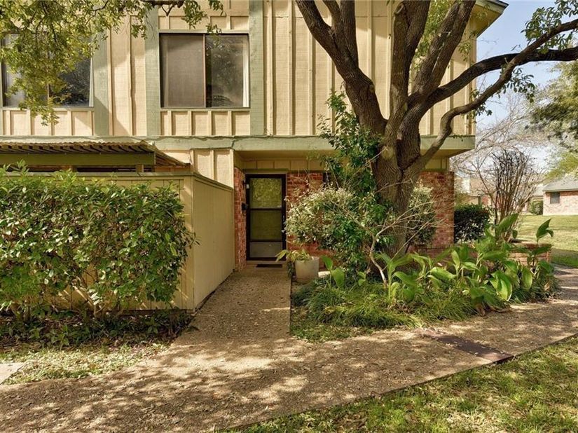 900 W Village LN, Austin TX 78758