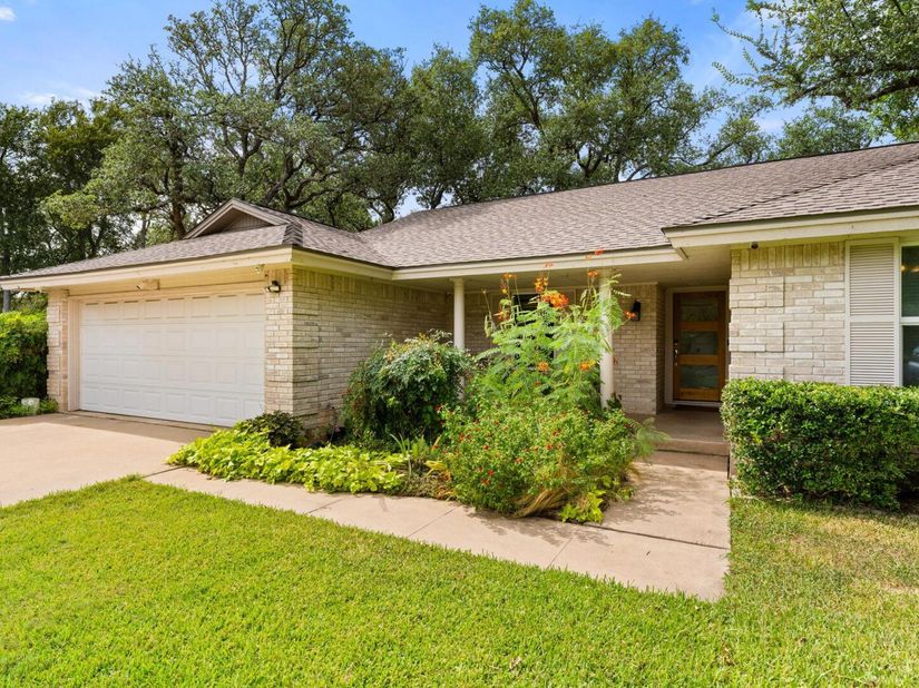 9702 Beauchamp SQ, Austin TX 78729