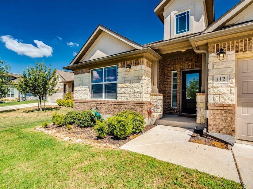 112 Ray CT, Liberty Hill TX 78642