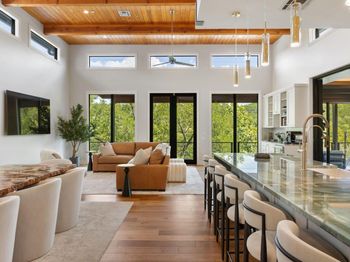 5605 Creek Mountain