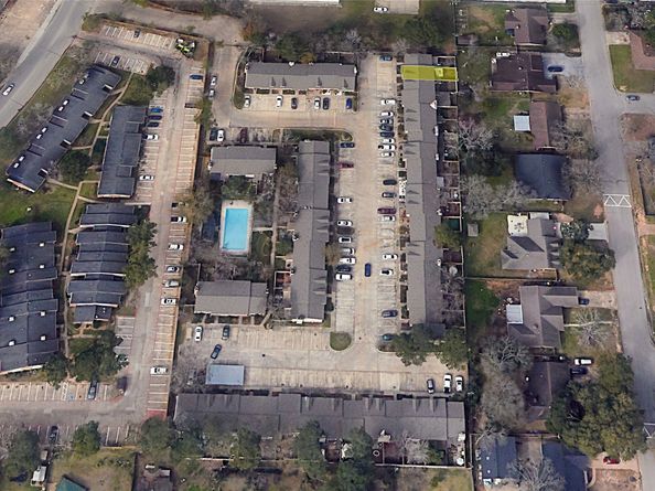 2030 Plantation Drive B2, Conroe TX 77301