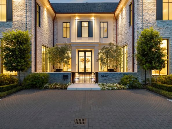 3649 Chevy Chase Drive, Houston TX 77019