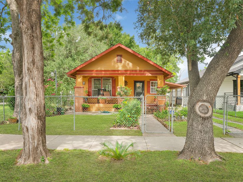 230 Lenox Street, Houston TX 77011