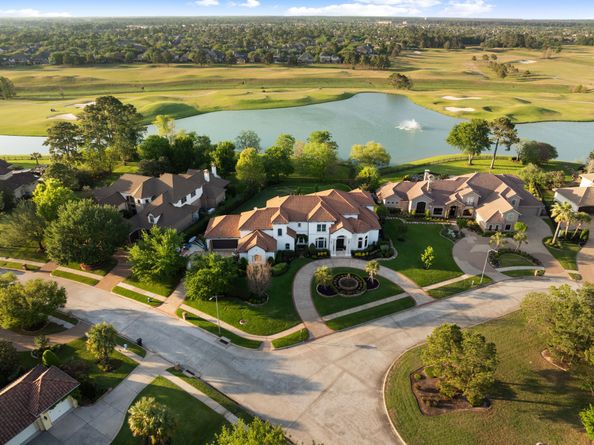 82 Manor Lake Estates Circle, Spring TX 77379