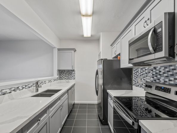 3124 Holly Hall Street 3124, Houston TX 77054