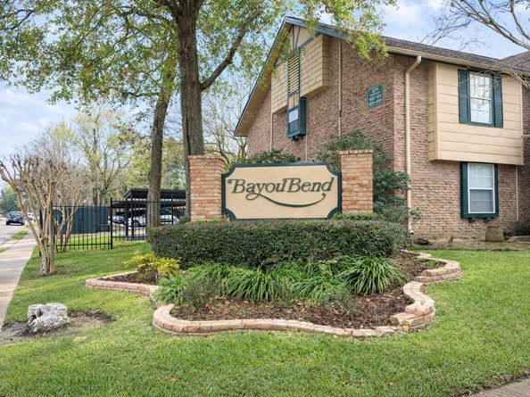 8223 Kingsbrook Road 215, Houston TX 77024