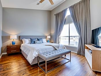 3050 Commerce Street