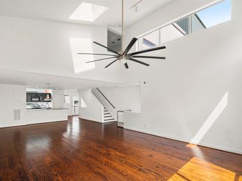 3018 Commerce Street