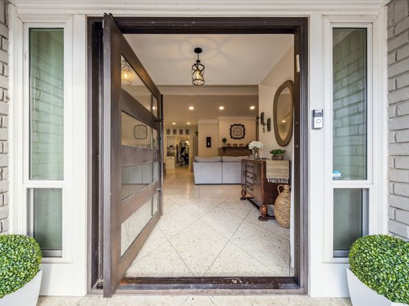 9719 Atwell Drive, Houston TX 77096