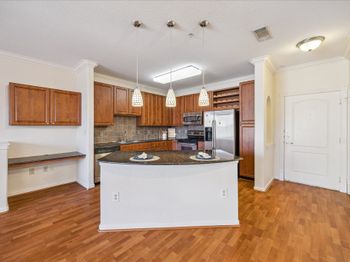 1711 Old Spanish Trail