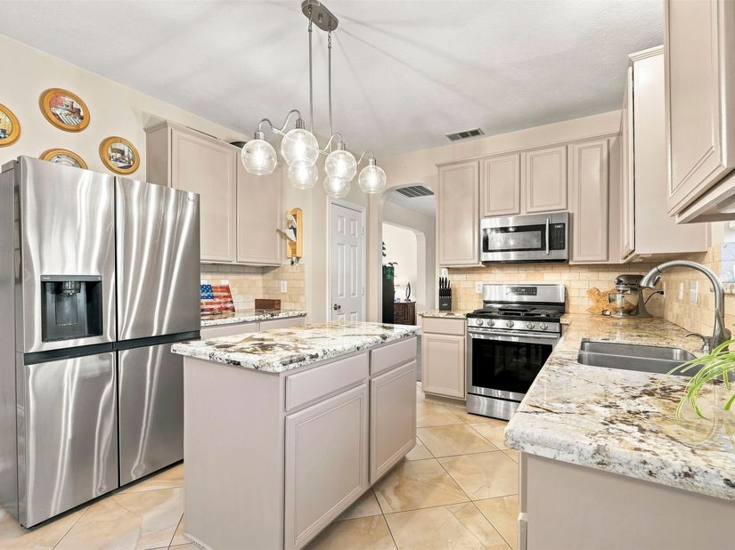 1131 Alexandria Court, Richmond TX 77406