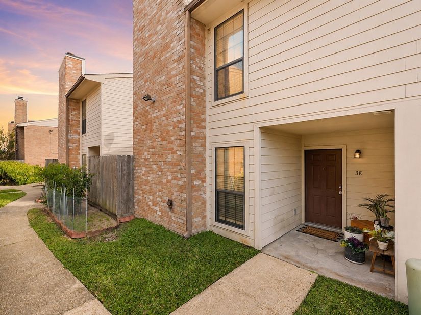 10912 Gulf Freeway 38, Houston TX 77034