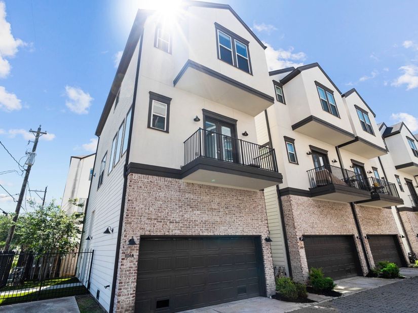 1114 W 15th 1/2 Street A, Houston TX 77008