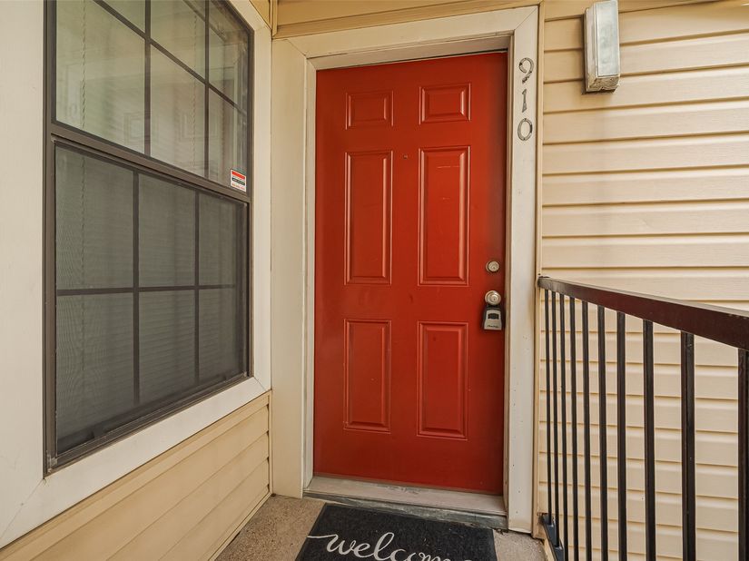 2750 Holly Hall Street 910, Houston TX 77054