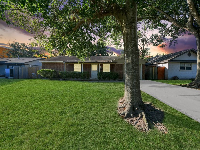 3707 Darlinghurst Drive, Houston TX 77045