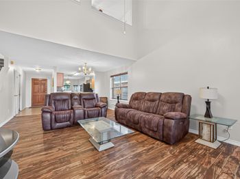 2446 Kenbridge Drive