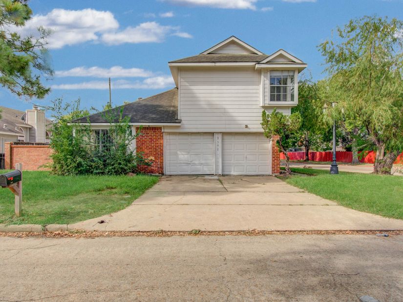 9302 Corner Oaks Lane, Houston TX 77036