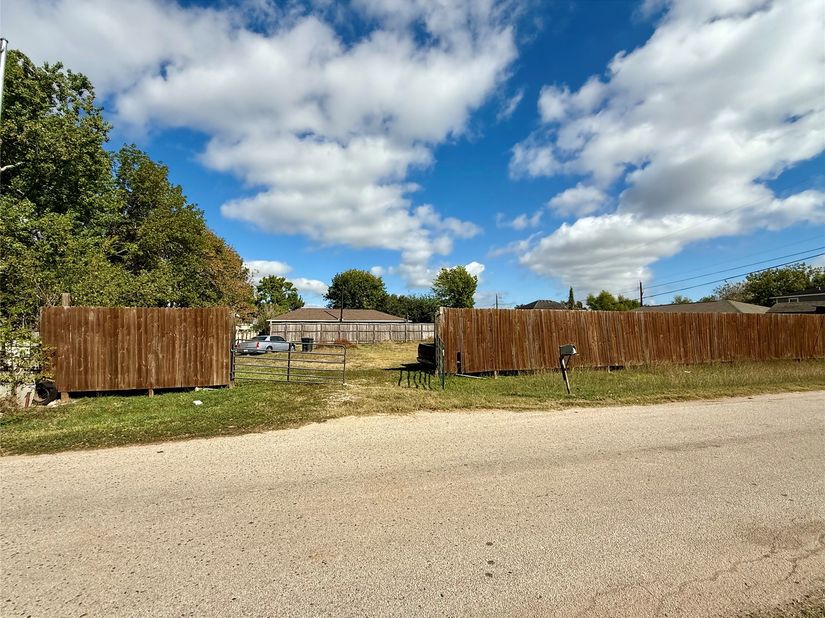 15322 Paul Road, Sugar Land TX 77498