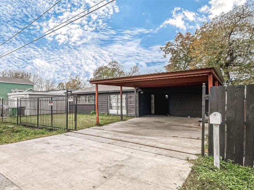 6718 Madrid Street, Houston TX 77021