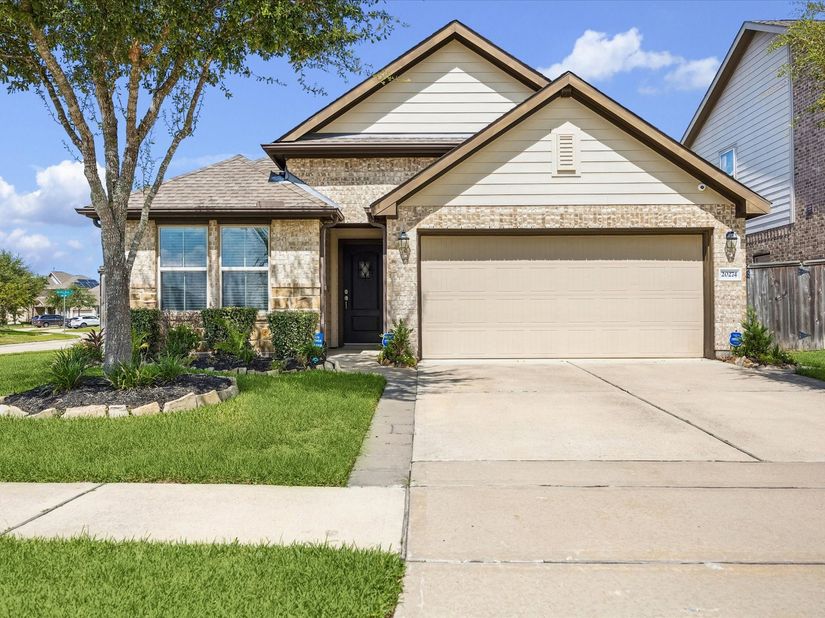 20274 Creekdale Bend Drive, Cypress TX 77433
