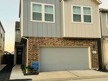 9826 Magnolia Village Lane