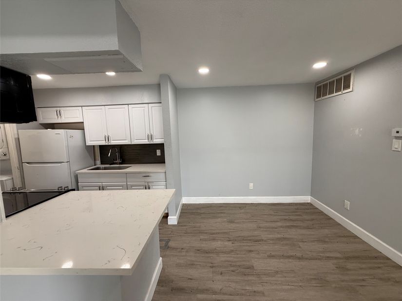 9550 Deering Drive 210, Houston TX 77036